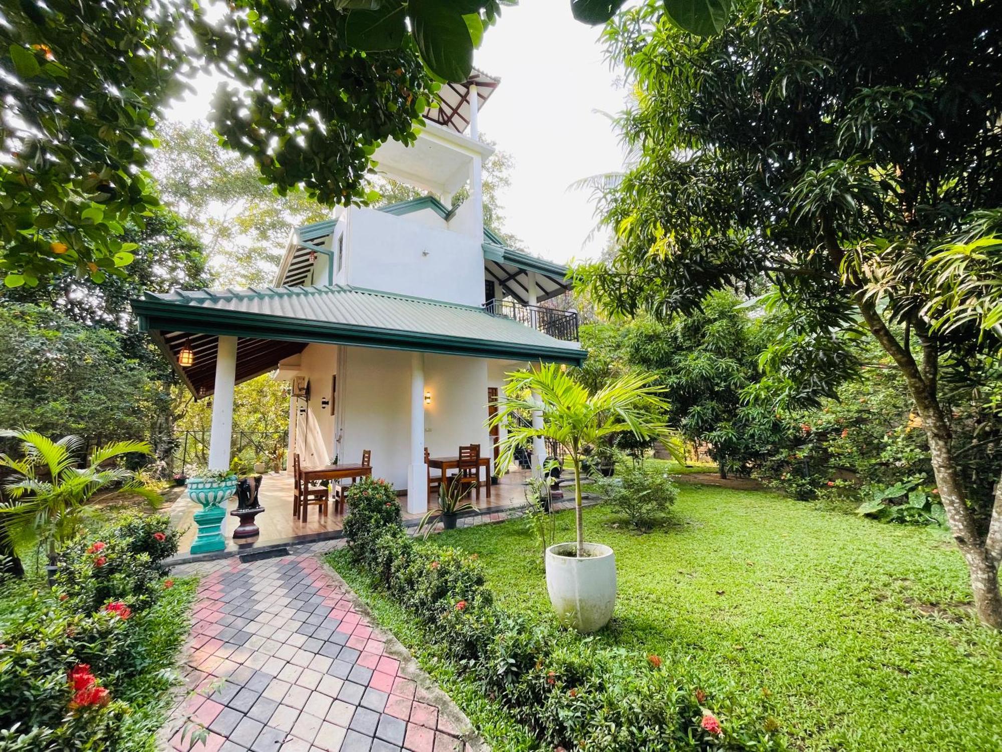 Yala Safari River View Hotel Tissamaharama Esterno foto