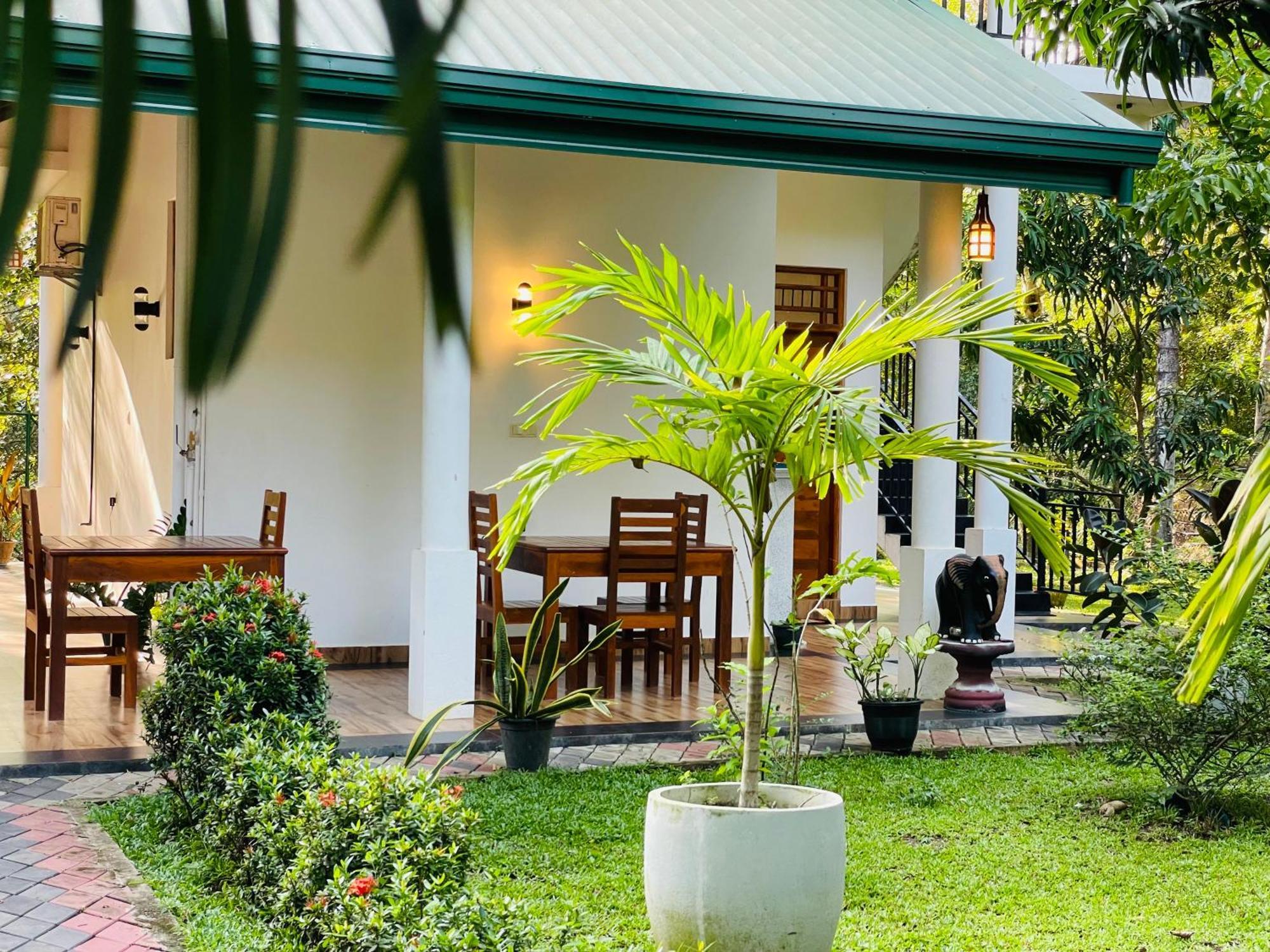 Yala Safari River View Hotel Tissamaharama Esterno foto