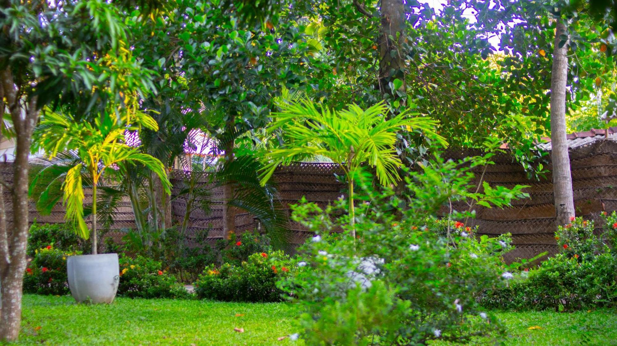 Yala Safari River View Hotel Tissamaharama Esterno foto