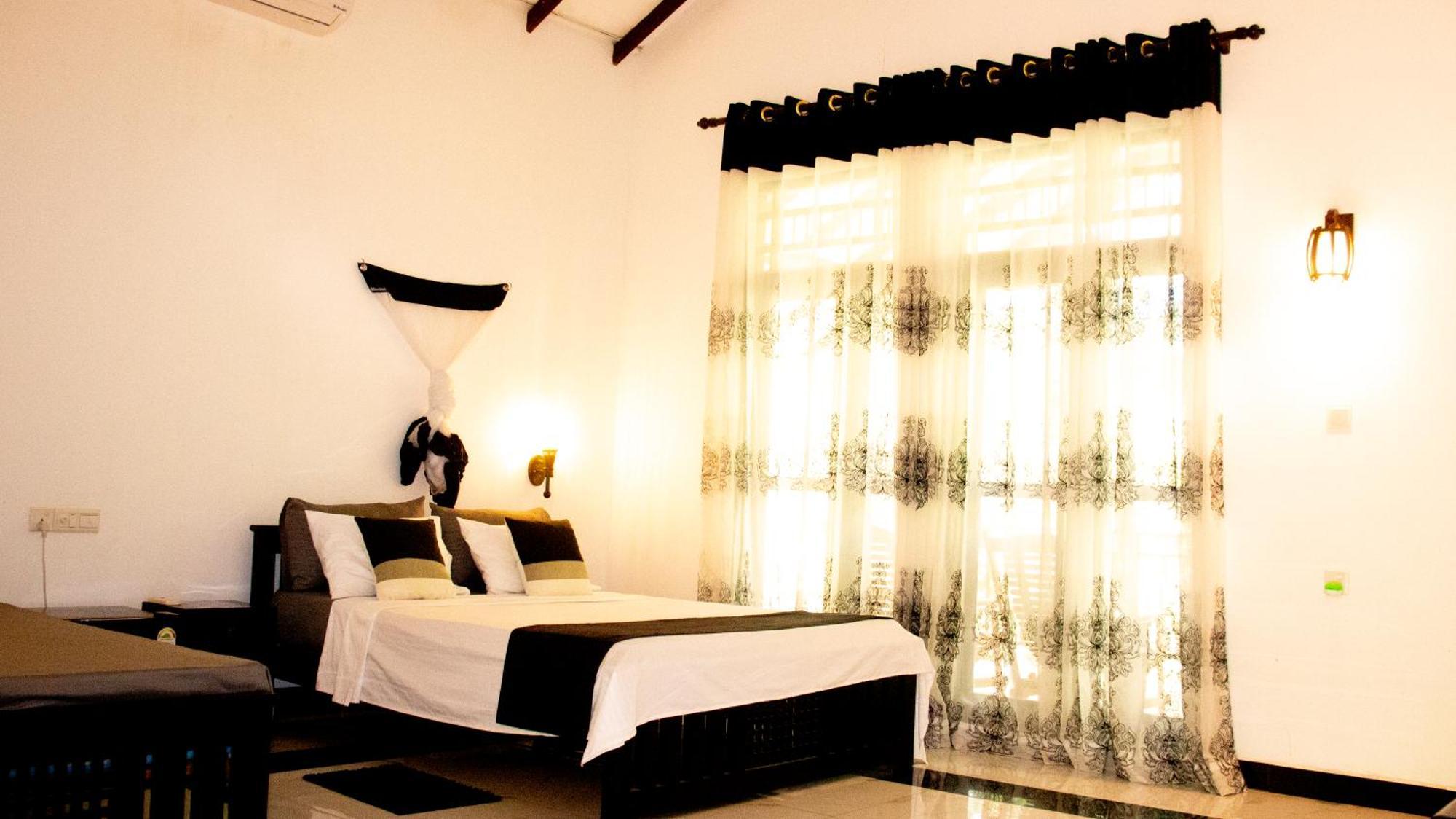Yala Safari River View Hotel Tissamaharama Esterno foto