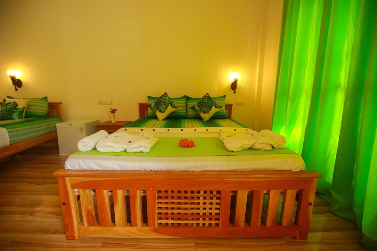Yala Safari River View Hotel Tissamaharama Esterno foto